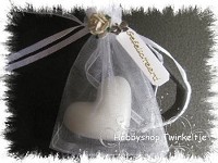 kado hartje in zakje wit 04
